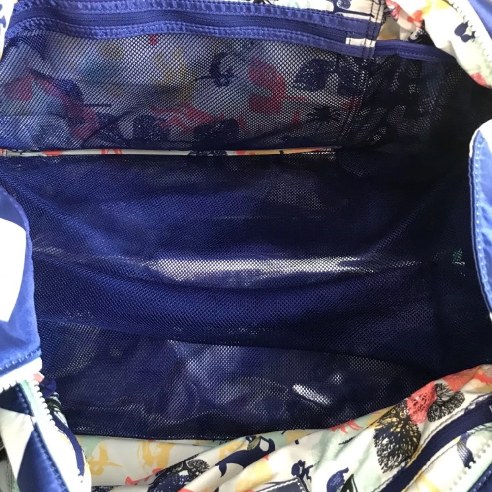 NWT SEAWHEEZE LULULEMON YOGA ON THE RUN DUFFEL - Picture 5 of 8